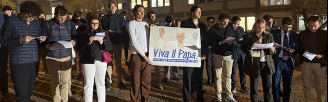 Anteprima: Papa Leone XIV operato, fedeli in preghiera all'ospedale Gemelli