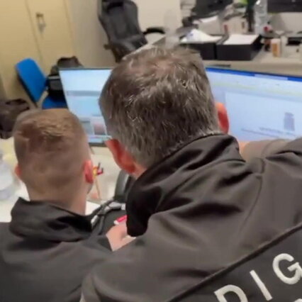 Pavia, armi e simboli nazisti: arrestato suprematista 19enne