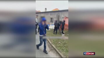 Torino, l'assalto all'istituto Giuseppe Peano: aule devastate, computer distrutti ed estintori svuotati