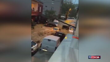 Istanbul trasformata in un fiume: tre morti per il maltempo