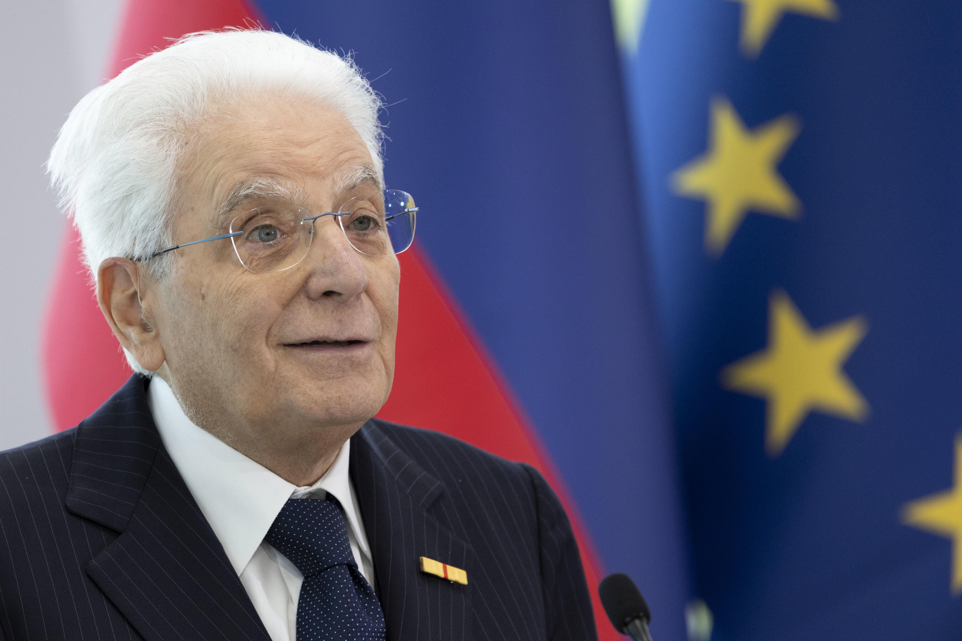 Mattarella avverte l'Ue: "Senza decisioni più veloci, saranno altri a scegliere per noi"