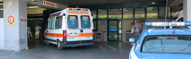 Neonato morto trovato in un sacchetto a Cecina