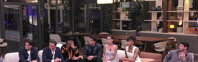 https://img-prod.tgcom24.mediaset.it/images/2026/10/19/233010757-8d70d845-faa2-4ab6-9819-77832c7bd5c5.jpg